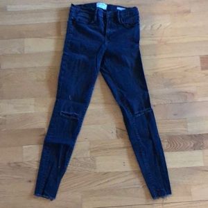 Frame le high skinny dark wash jeans with holes on both knees